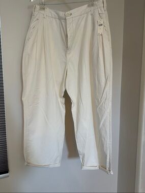 Pilcro Cream Cropped Pleated Ankle Pants